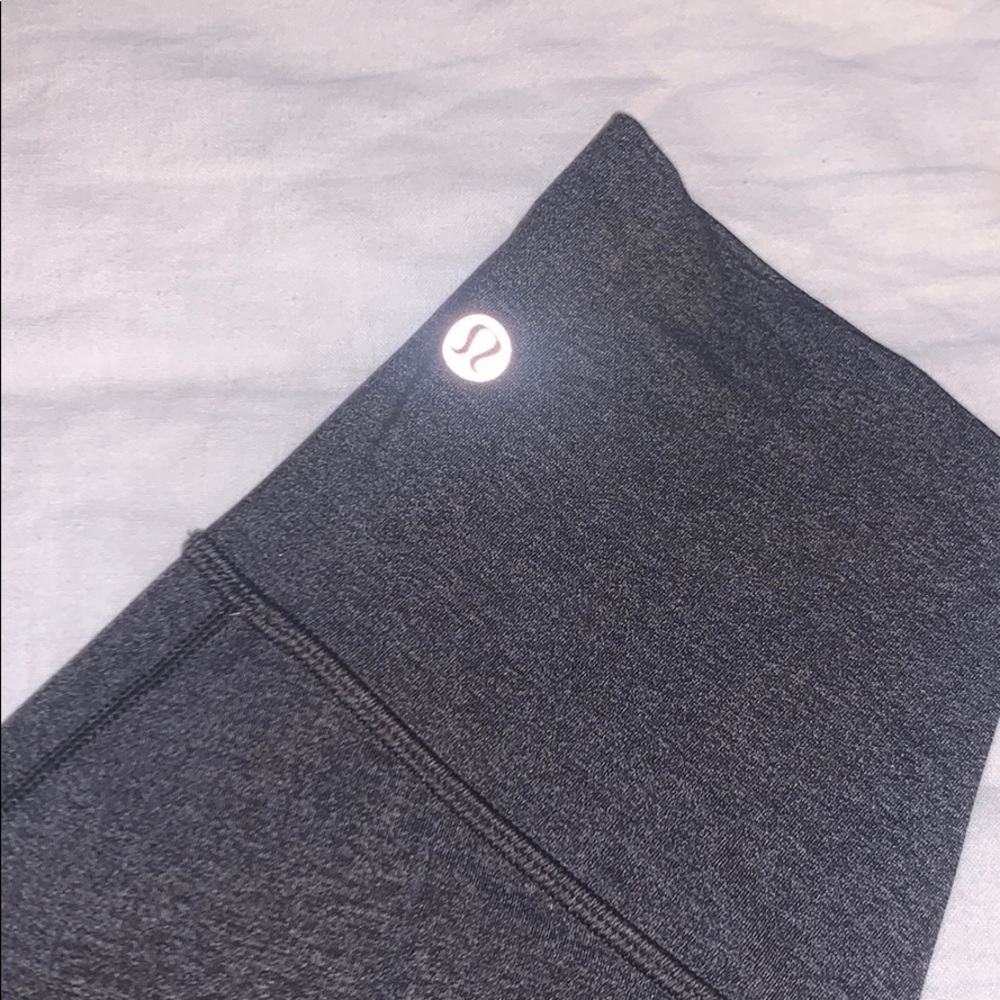 LULULEMON grey crop  leggings